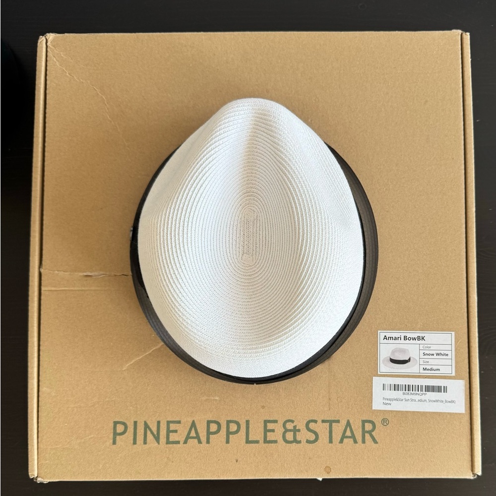 NWT - PINEAPPLE & STAR STRAW HAT - WOMEN’S SIZE M